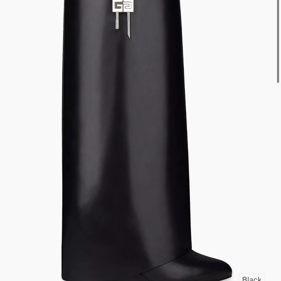 Unboxing the new Givenchy Shark Boots. Been obsessed with  GIVENCHY shark boots knee high